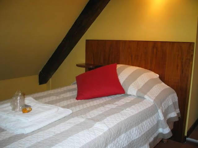 Fifi Moulin Hotel Сер Екстериор снимка