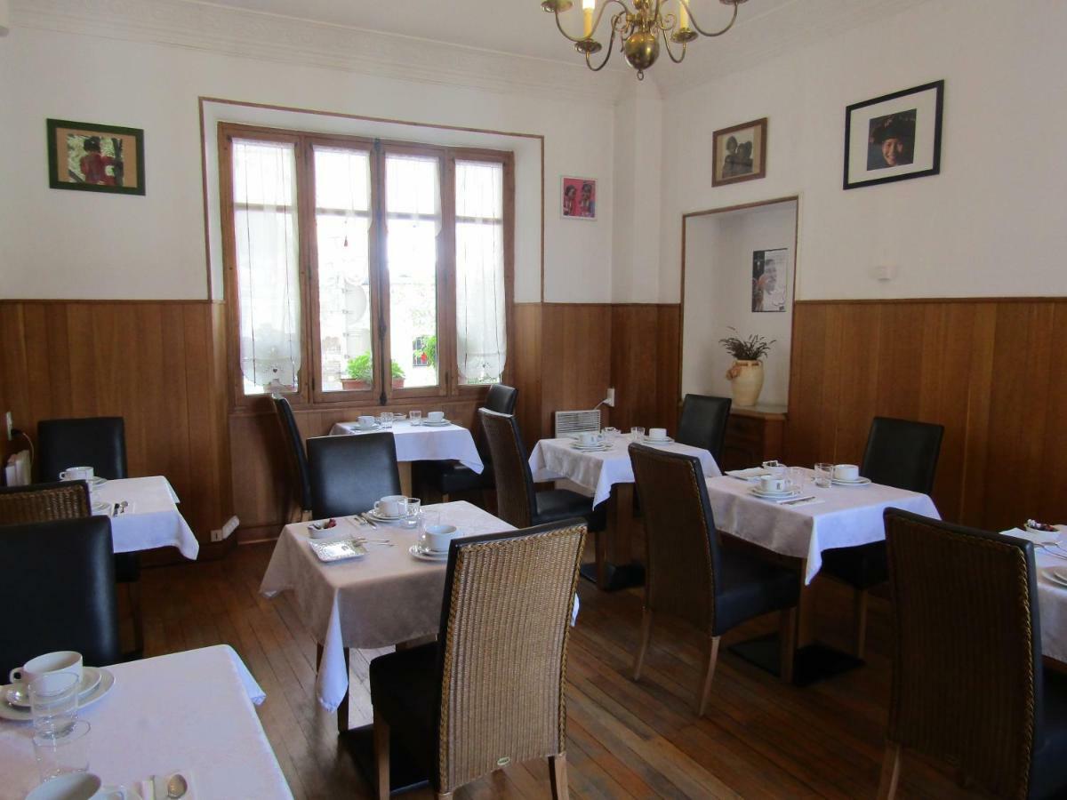 Fifi Moulin Hotel Сер Екстериор снимка